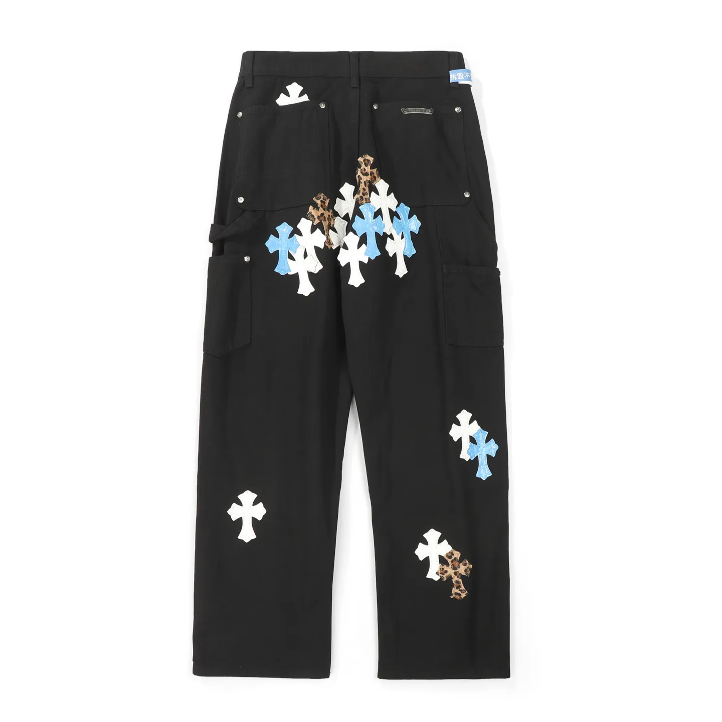 P280 Chrome Hearts/Chrome Hearts 25FW CH Workwear Logging Big Cross Leather Limited Edition Jeans (Black) Chrome Hearts are the most popular pants in color. Made of beaded canvas fabric, heavy washing makes the upper body of the fabric more textured and the pants are tall and straight! The three-dimensional cutting of the whole trousers is a masterpiece! The hardware is customized by zp. The beaded canvas fabric is thick and soft after being washed. It has good breathability. Customized small leather label. Unique design. The details are simple and elegant, and the workmanship is exquisite. The whole trousers are neatly routed and the details are in place! It’s so cool that both men and women can easily control the genderless trend!  Color: black Size: 28/30/32/34/36 Waist: 69/74/79/84/89 Knee: 50/51.5/53/54.5/56 Pants length: 102/104/106/108/110